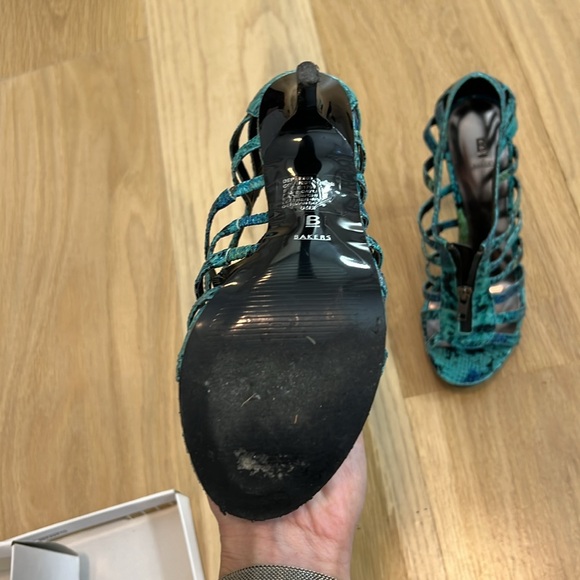 Bakers blue snake skin zip up heels - Picture 3 of 3